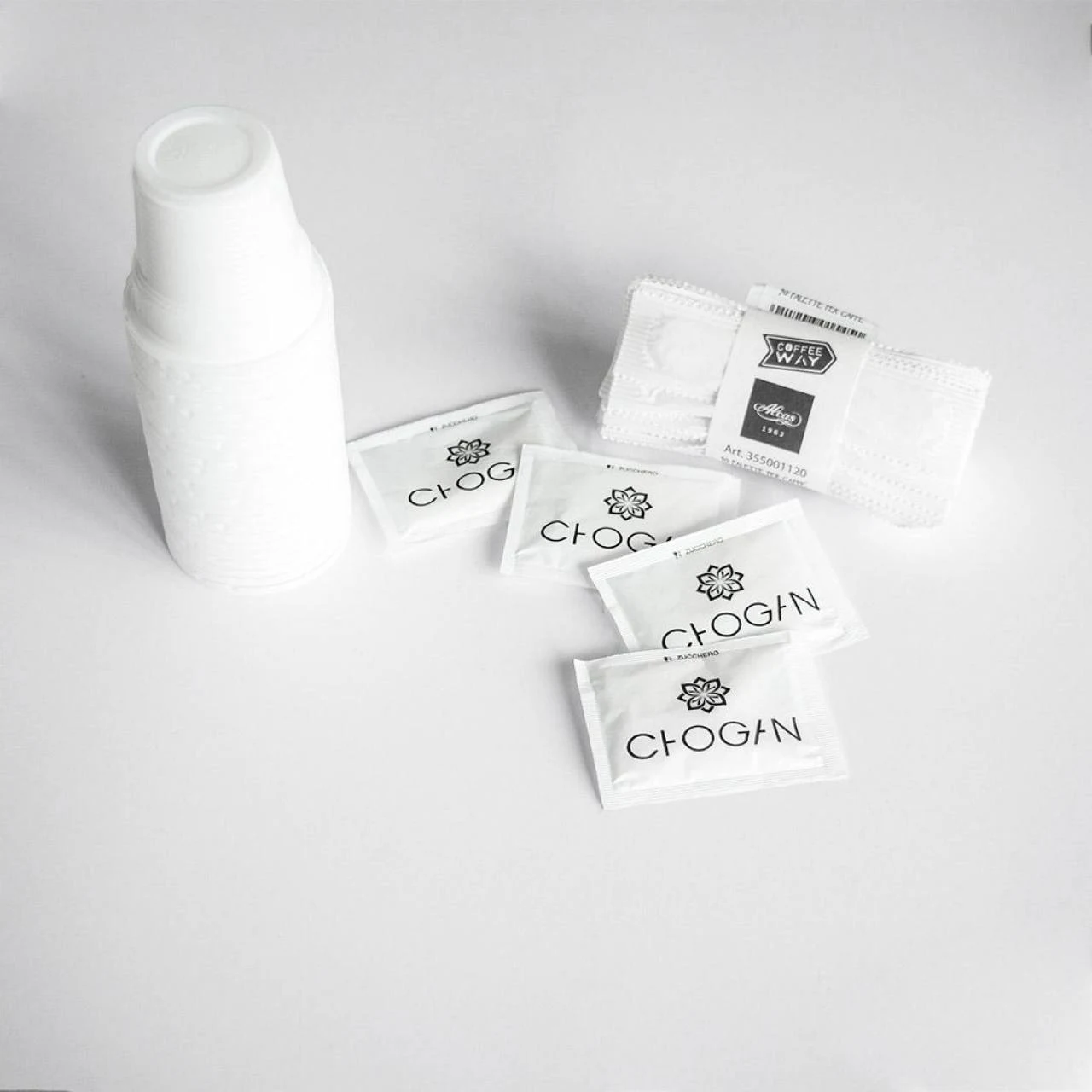 CHOGAN – LITALIANI – KAFFEEZUBEHÖR-SET (ZUCKER, RÜHRSTÄBCHEN, KAFFEEBECHER) 100 St. pro Artikel – Produktbild