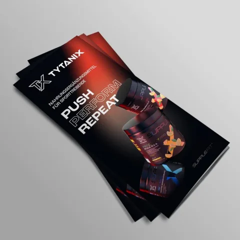 CHOGAN – SuppleFit – SuppleFit Werbeflyer-Set (TYTANIX) – Deutsch (50 St.) – 50 Stück – Produktbild